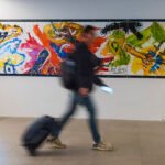 Las pinturas más vistas de España: Chamartín recupera el brillo de sus murales gigantes