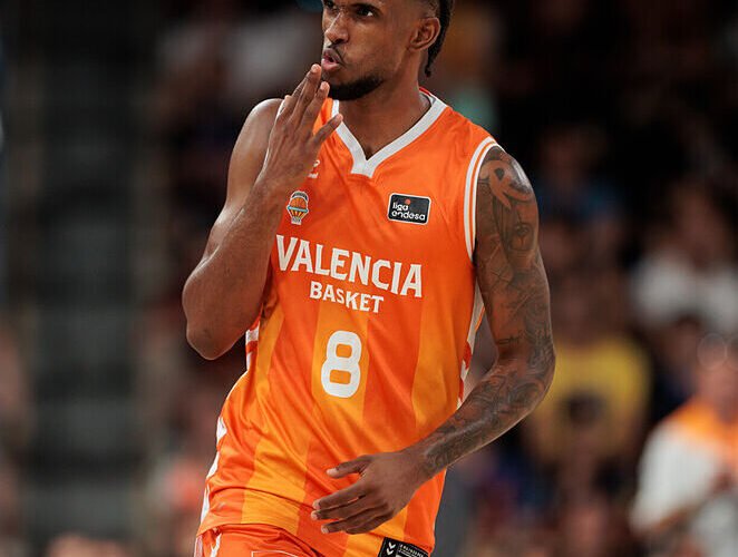 El Valencia Basket arrolla al Barça en el Palau, conquista su segunda liga y culmina una temporada para el recuerdo