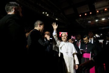 Antonio Banderas, Rozalén y otros famosos en el encuentro del papa León XIV con la cultura, la economía y el deporte