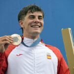 Roban al palista Pau Echaniz la medalla olímpica que consiguió en París