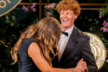 Sinner bromea en la gala de Wimbledon: «He bebido un poco» y «he suspendido cuatro veces el examen del carnet de moto»