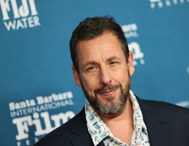 Por qué Adam Sandler ha oficiado la boda de Taylor Swift y Travis Kelce