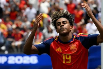 Lamine Yamal dedica unas bonitas palabras a su hermano pequeño Keyne tras ganar a Austria
