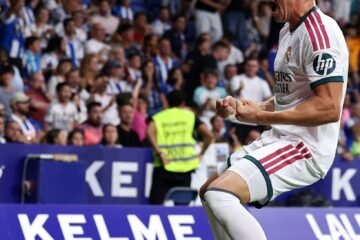 Carlos Espí, el patito feo de Mou, salva el debut oficial del luso en su nueva era en el Madrid