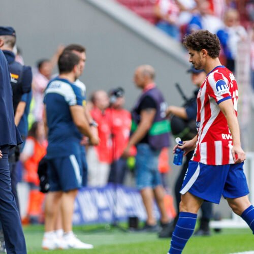 El Atlético sobrevive a un intrépido Villarreal y el Metropolitano recrudece la bronca con Julián