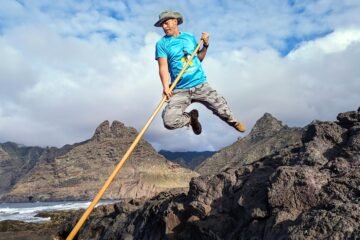 Asombrosas experiencias en San Cristóbal de La Laguna: practicar el salto del pastor, comer en una cueva o viajar en el tiempo en Bajamar