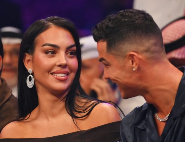 Cristiano Ronaldo y Georgina Rodríguez comparten los secretos de su boda en una exclusiva: ceremonia en su sala de estar y misa posterior en Fátima