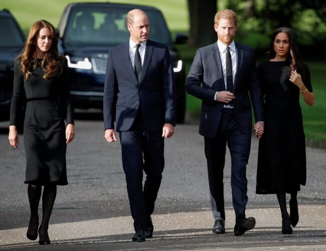 El regreso del príncipe Enrique y Meghan Markle al Reino Unido enfrenta de nuevo a la familia real a futuros baches