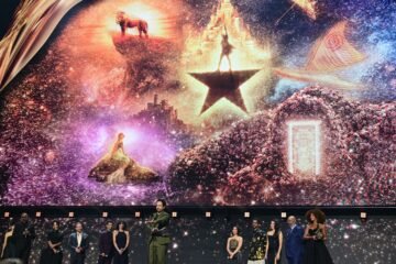 Anne Hathaway, Dwayne Johnson y los Jonas Brothers se emocionan al ser honrados como Leyendas de Disney