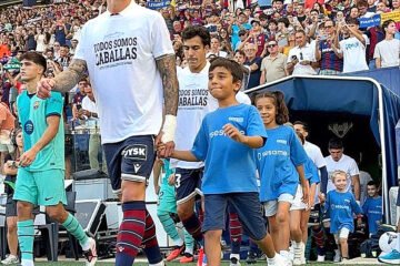La camiseta por Ceuta impulsada por los empresarios que nació para unir: de las redes al césped por los lazos con los dueños de los equipos valencianos