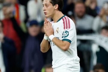 Mourinho no entiende «la obsesión» por la no expulsión de Güler y el Sevilla se queja: «Quizás no llamaron al VAR porque se ponían a nueve del Barça»
