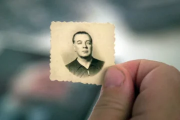 Mariano Llinás completa su particular, magistral e infinita película de arena sobre Borges