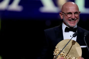 El discurso de Luis de la Fuente, mejor entrenador del año: se disculpa por su inglés y cita a Marco Aurelio